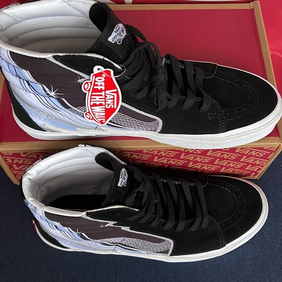 Vans Men’s Sk8-Hi Bolt
Chrome Flash Black
VN0A5JIVBMA
Men’s sneakers - Picture 3 of 16